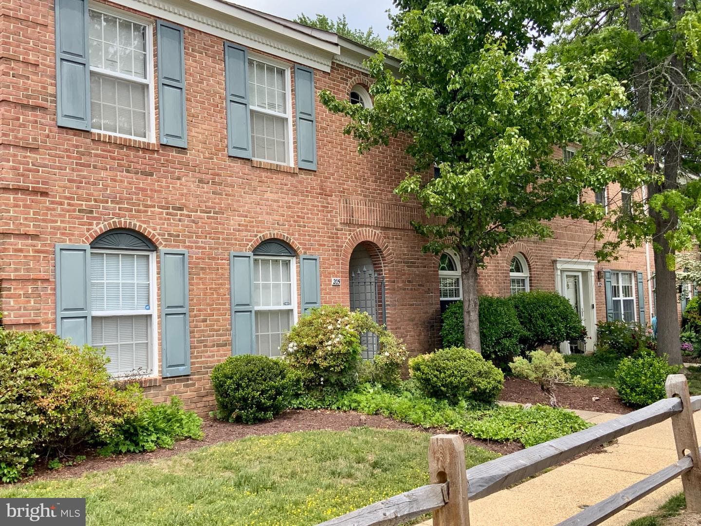 205 Heather Court photo 4