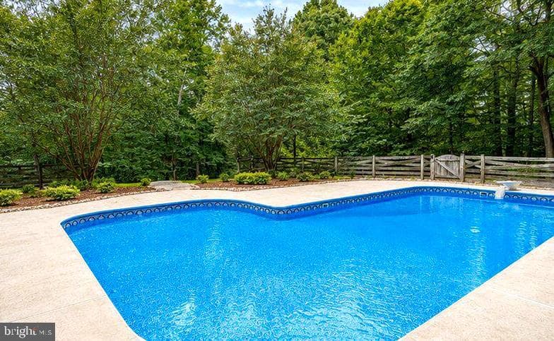 14205 Meadow Creek Lane photo 4