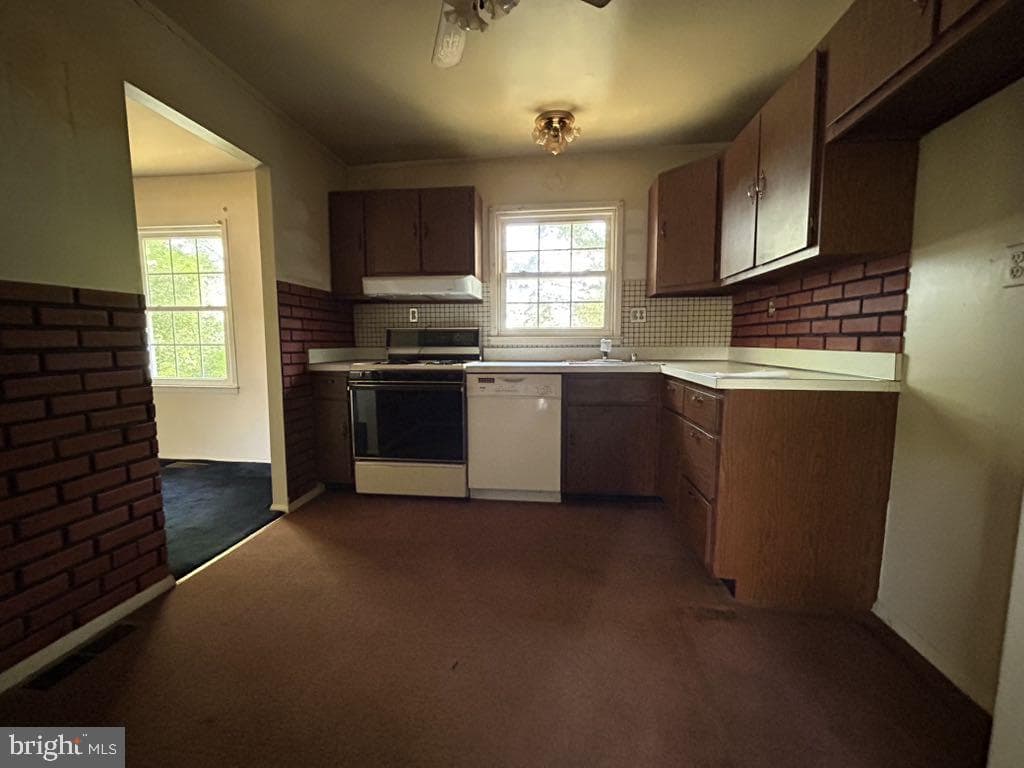 2152 Crest Circle photo 5