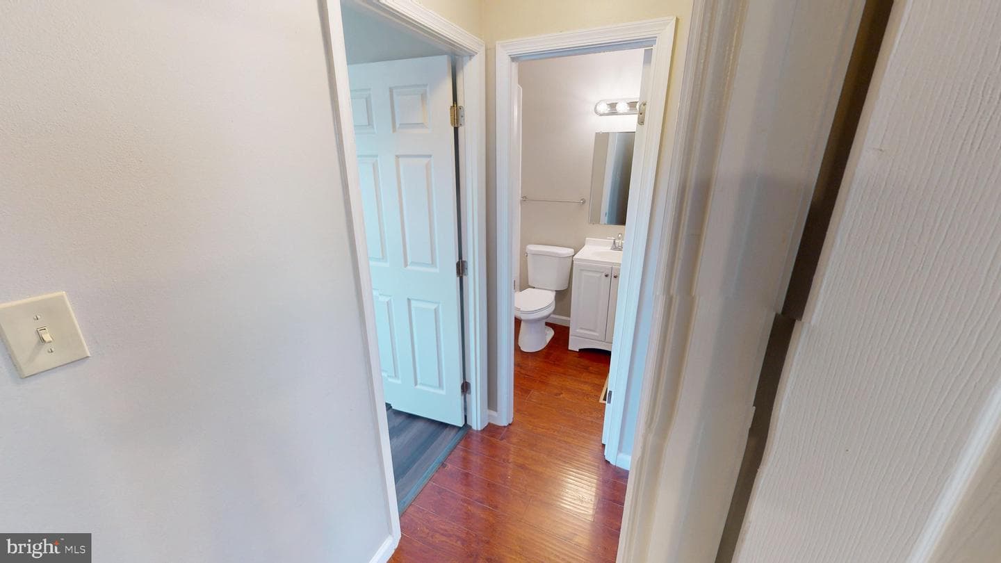 826 Holly Drive photo 32