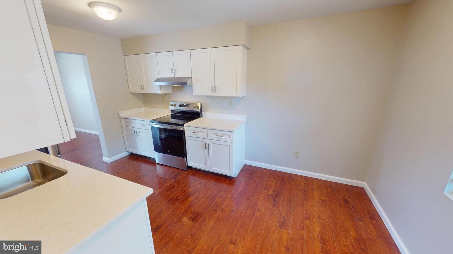 826 Holly Drive photo 6