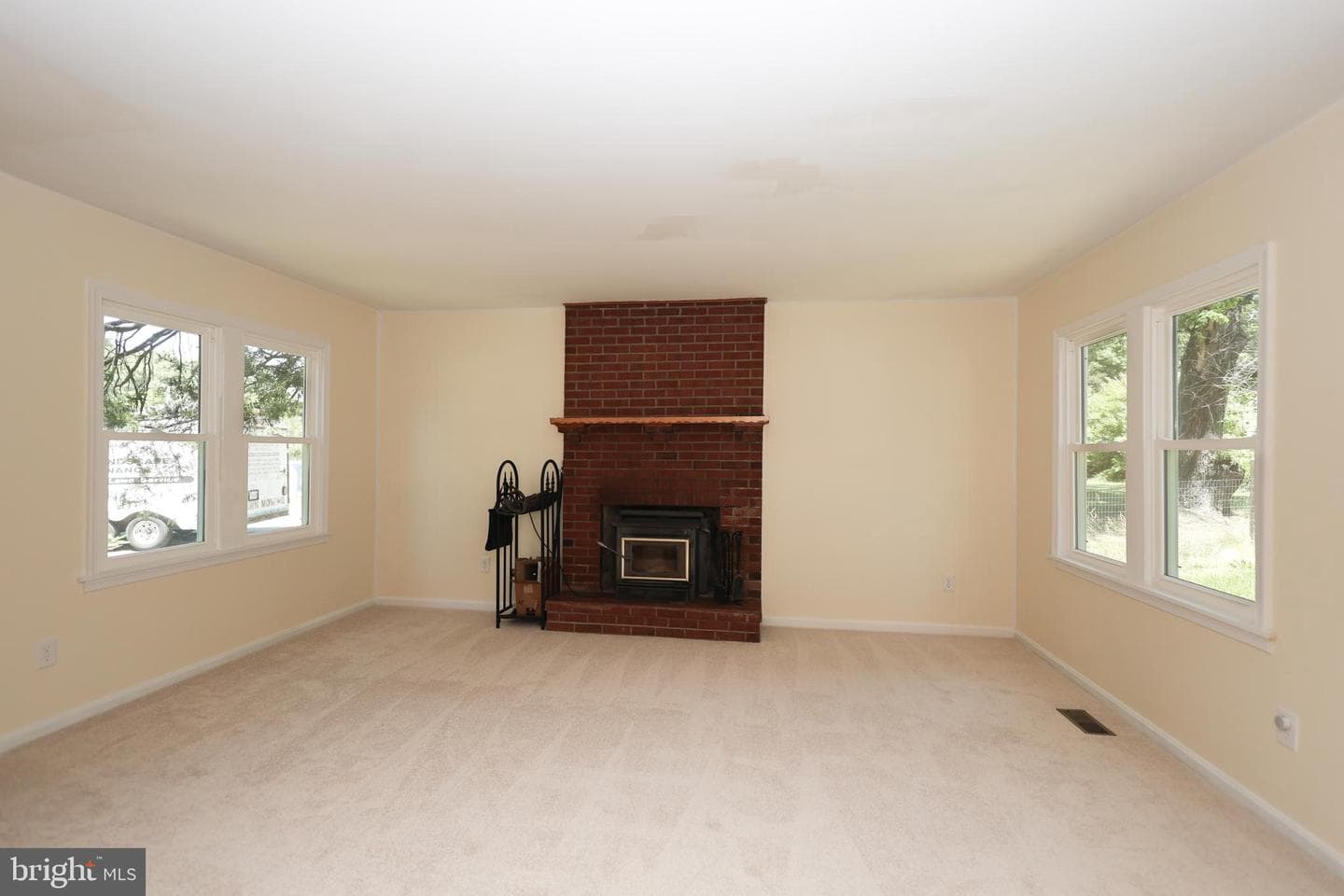 4580 Bicknell Road photo 18