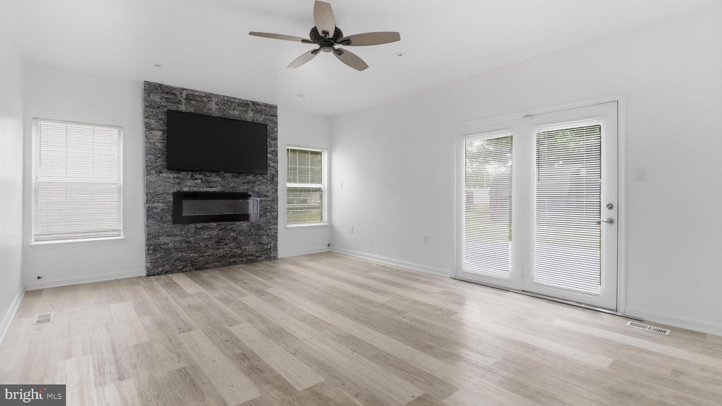 10383 Chamberlin Court E photo 6
