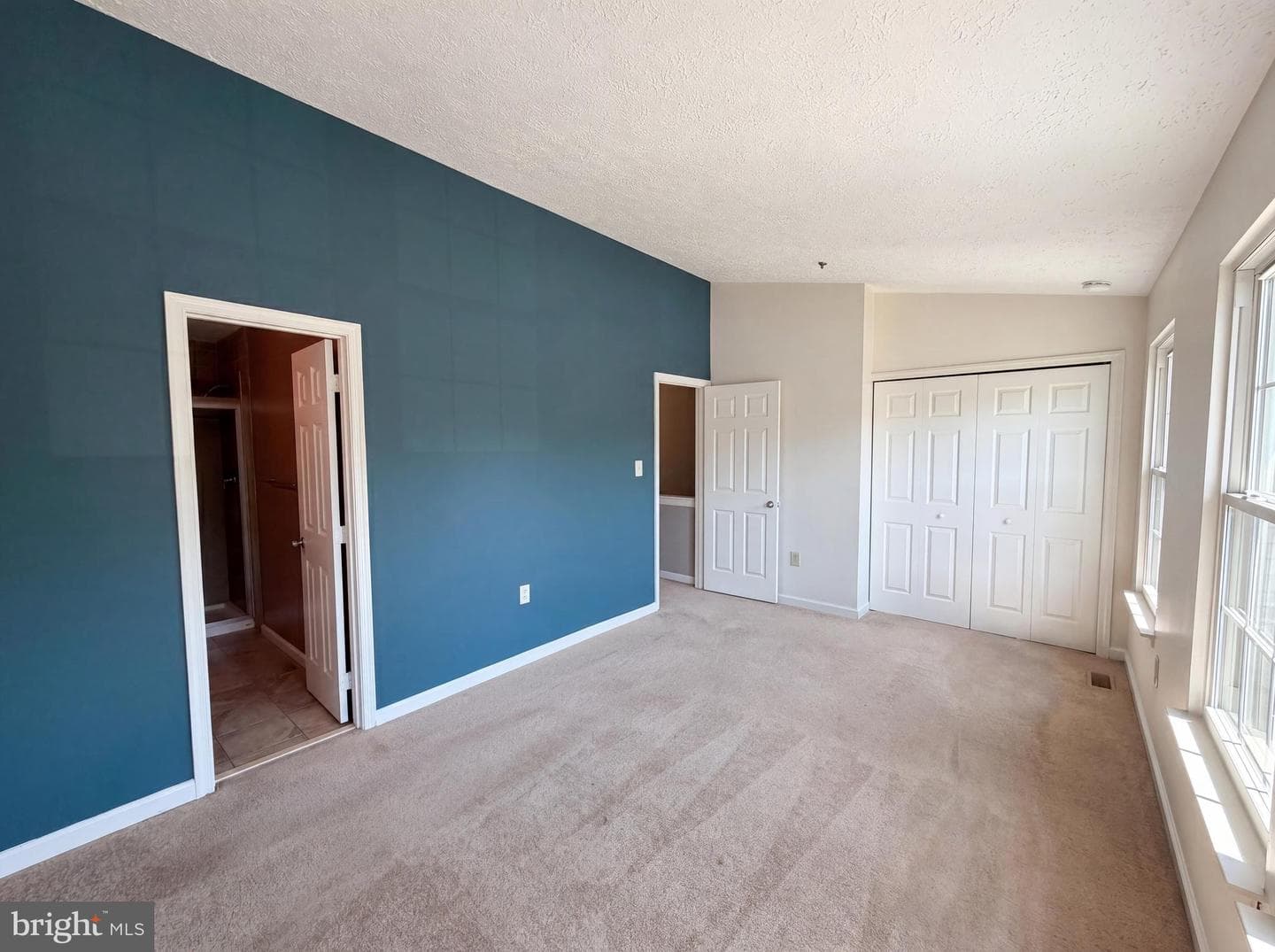 5812 Springfish Place photo 4