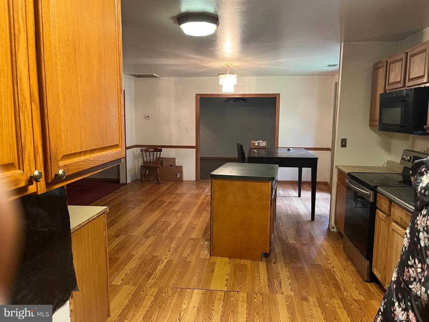 3255 Naomi Place photo 6