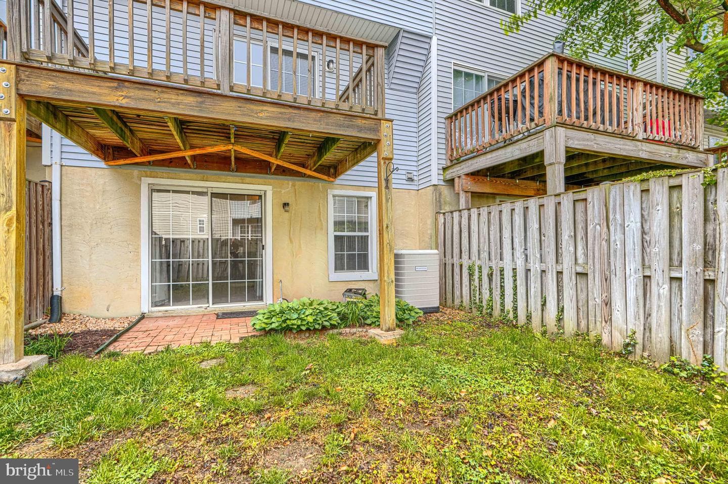 239 Charleston Court photo 31