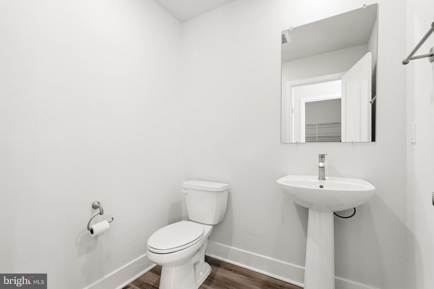 4149 Skipton Place photo 13