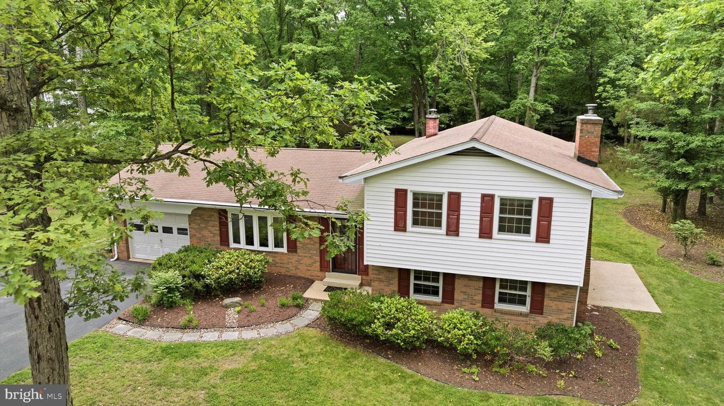 9618 Randall Drive, White Plains