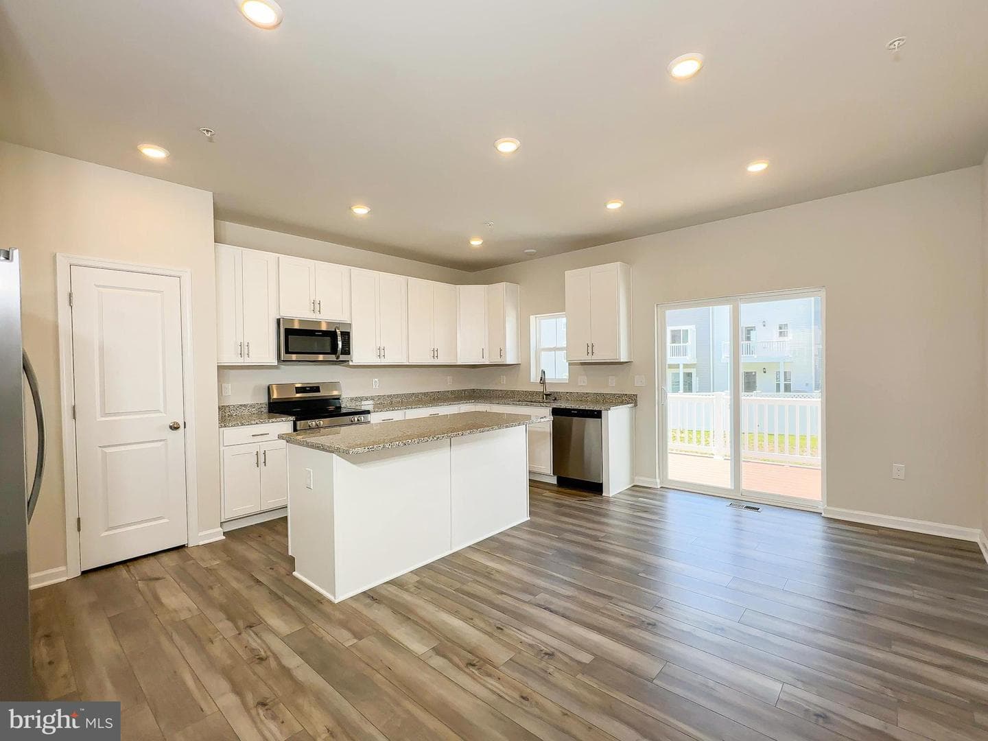 5615 Ludlow Place photo 7