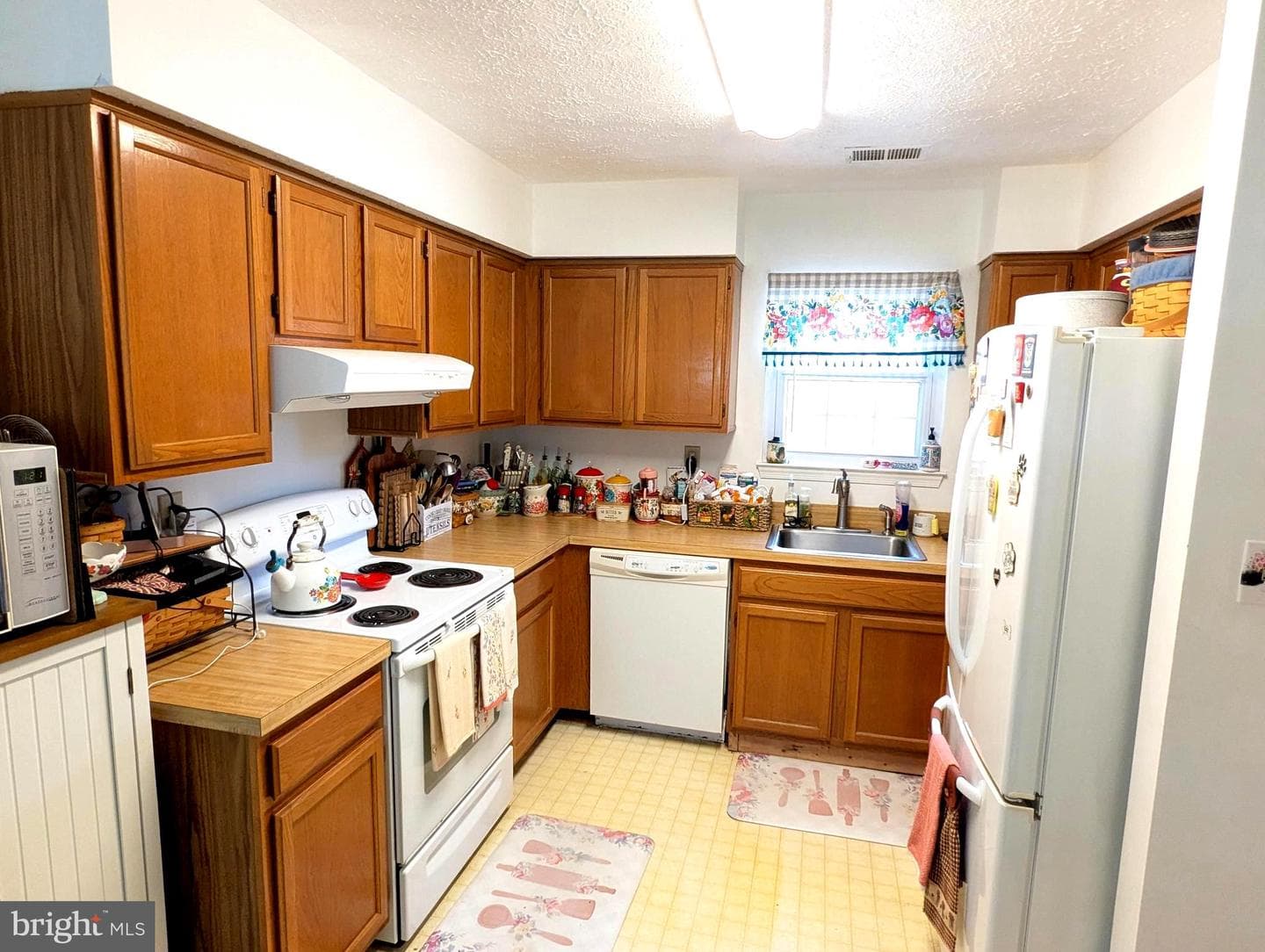 6089 Red Squirrel Place photo 9