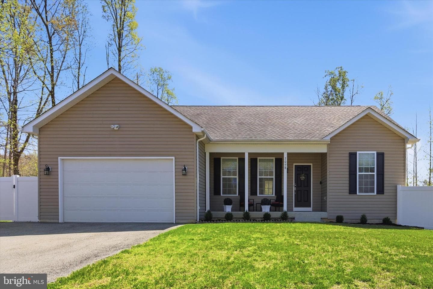 7098 Quicktree Place photo 3