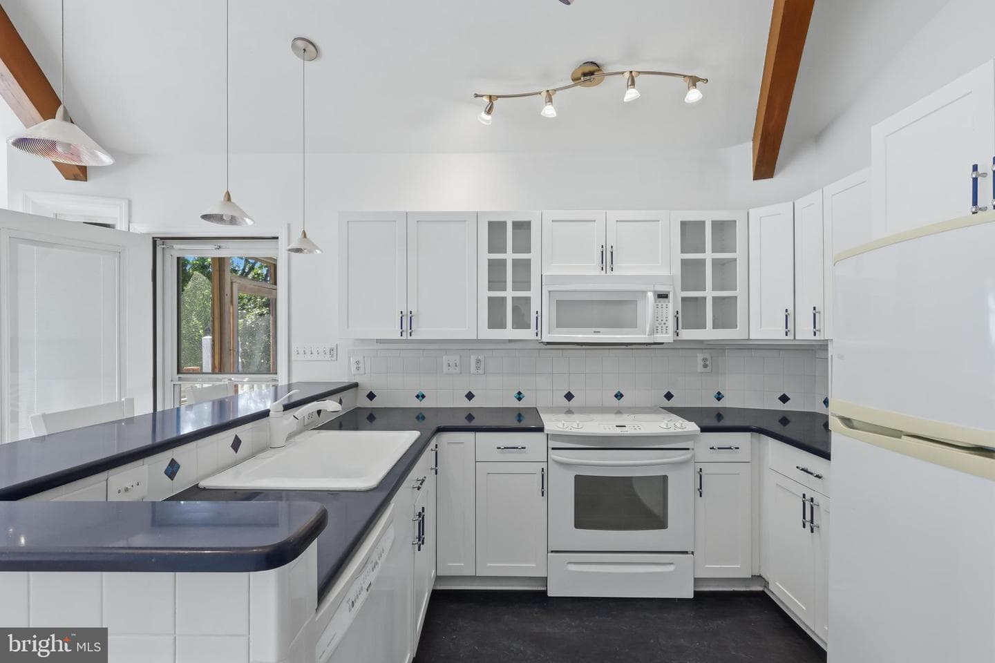 13008 Pine Grove Road photo 10