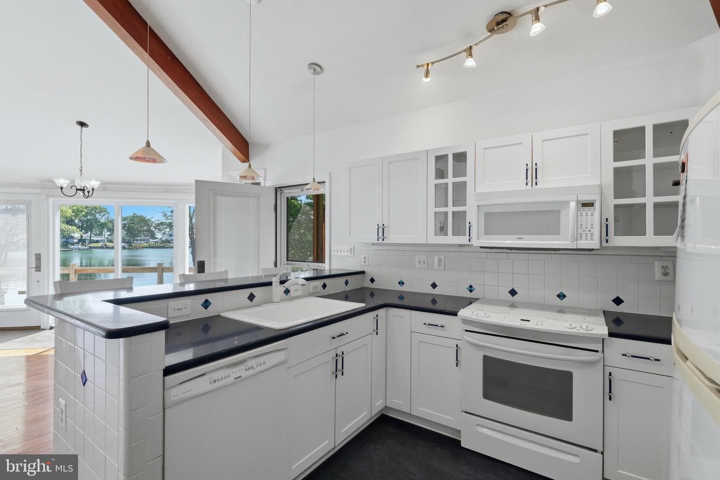 13008 Pine Grove Road photo 19