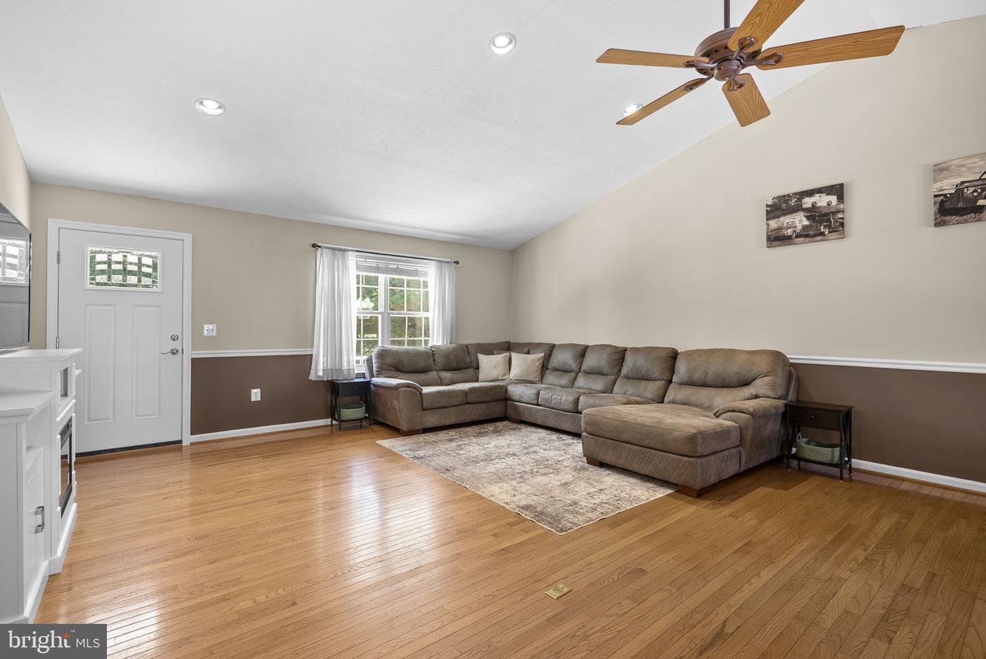 6975 Orchard View Lane photo 2