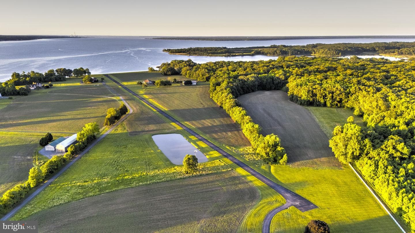 9100 Lanseair Farm, Welcome