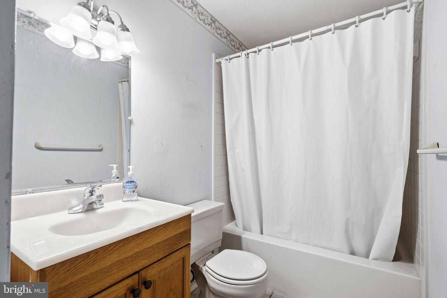 215 Compton Road photo 13