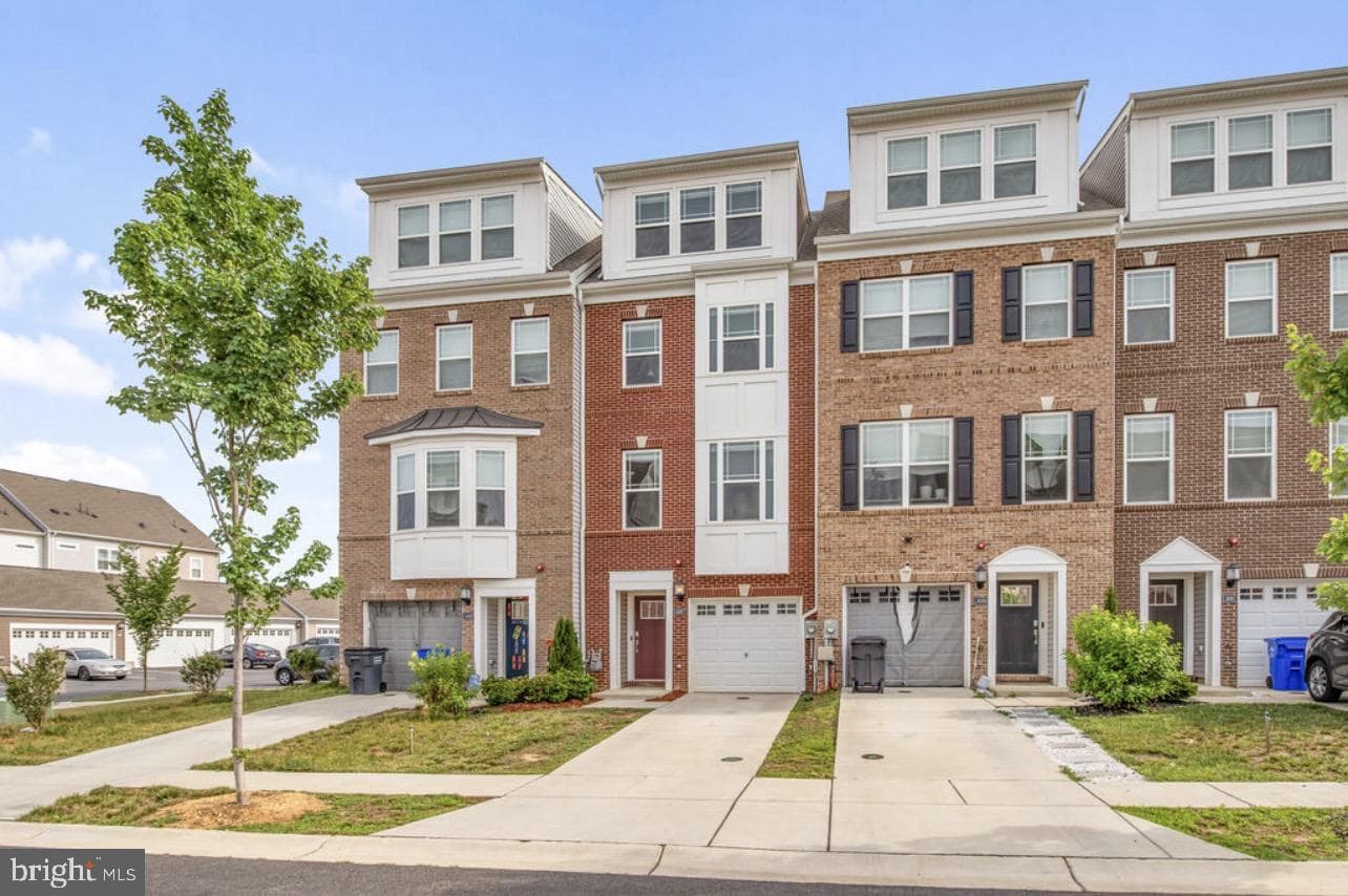 11687 Emily Dickinson Pl, White Plains
