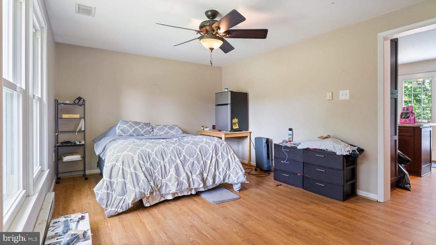5950 Foster Lane photo 7
