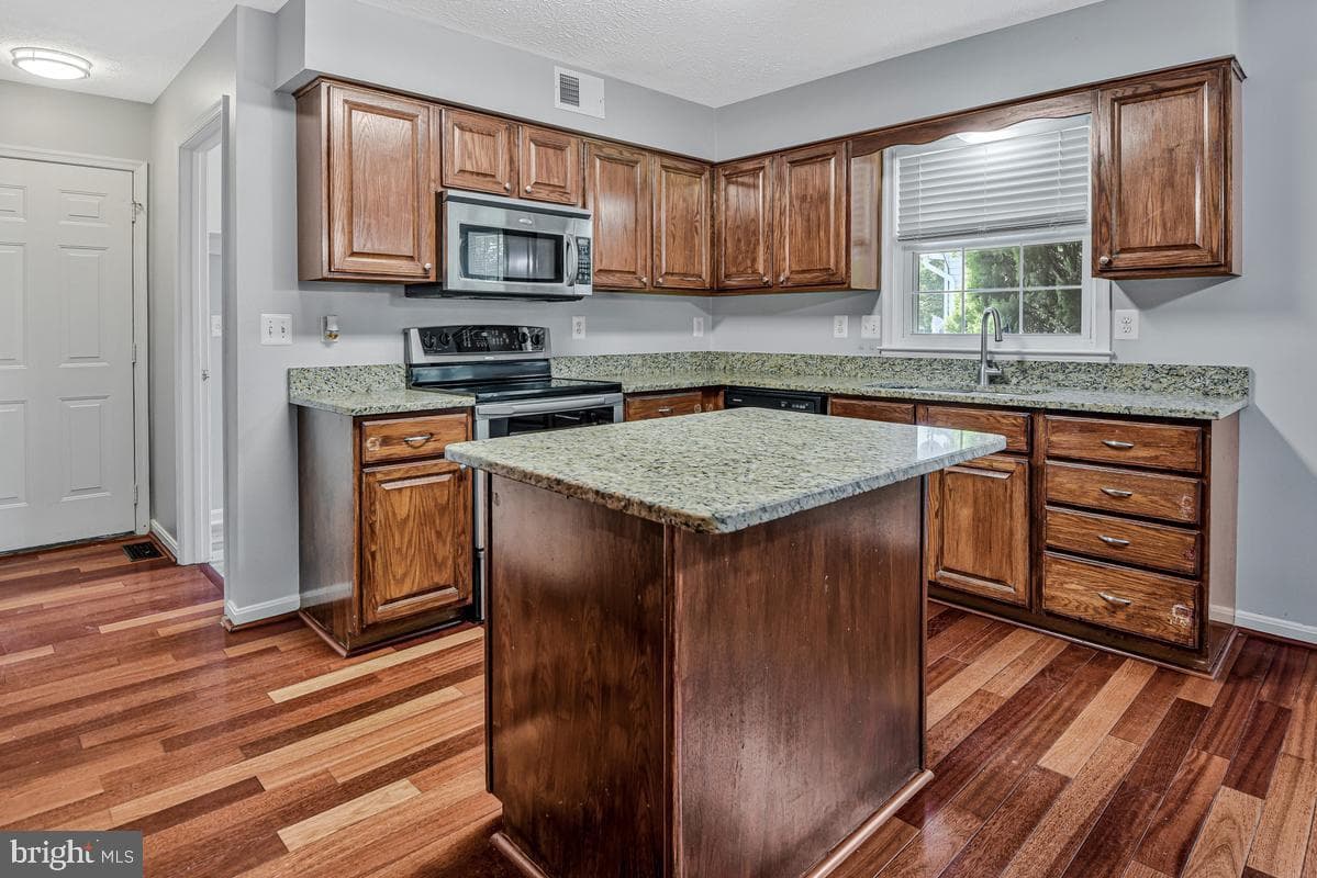 5503 Skipjack Court photo 14