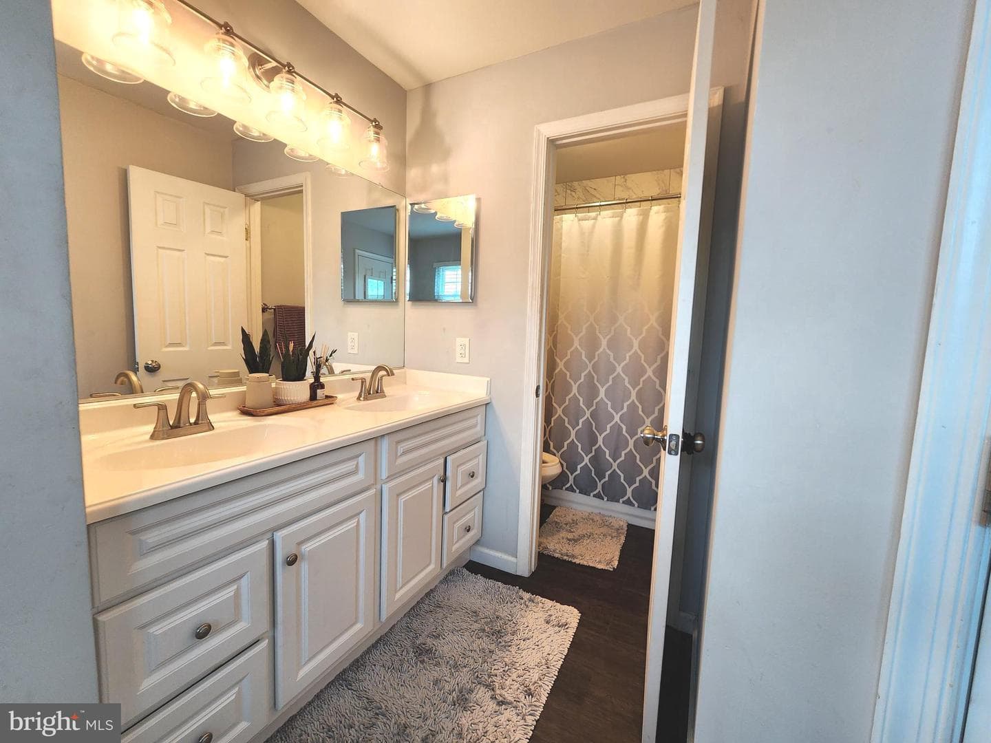 3447 Iris Place photo 13