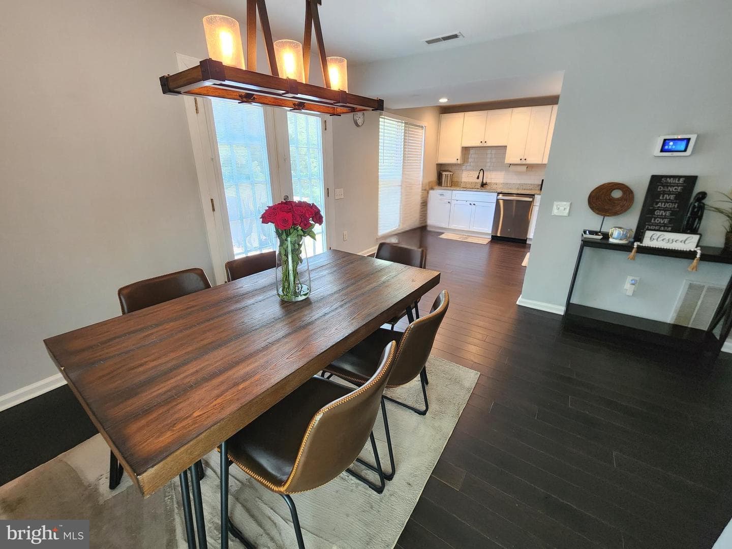 3447 Iris Place photo 5