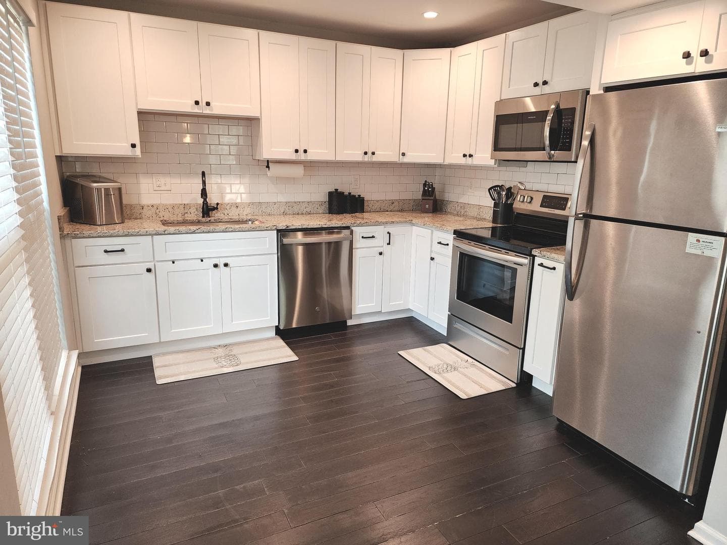 3447 Iris Place photo 7