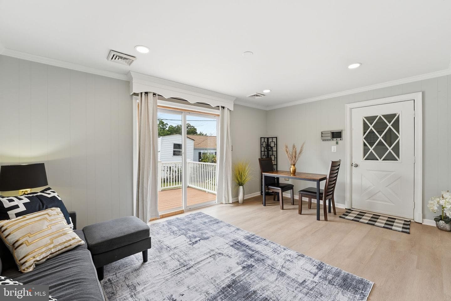 46 Circle Avenue photo 4