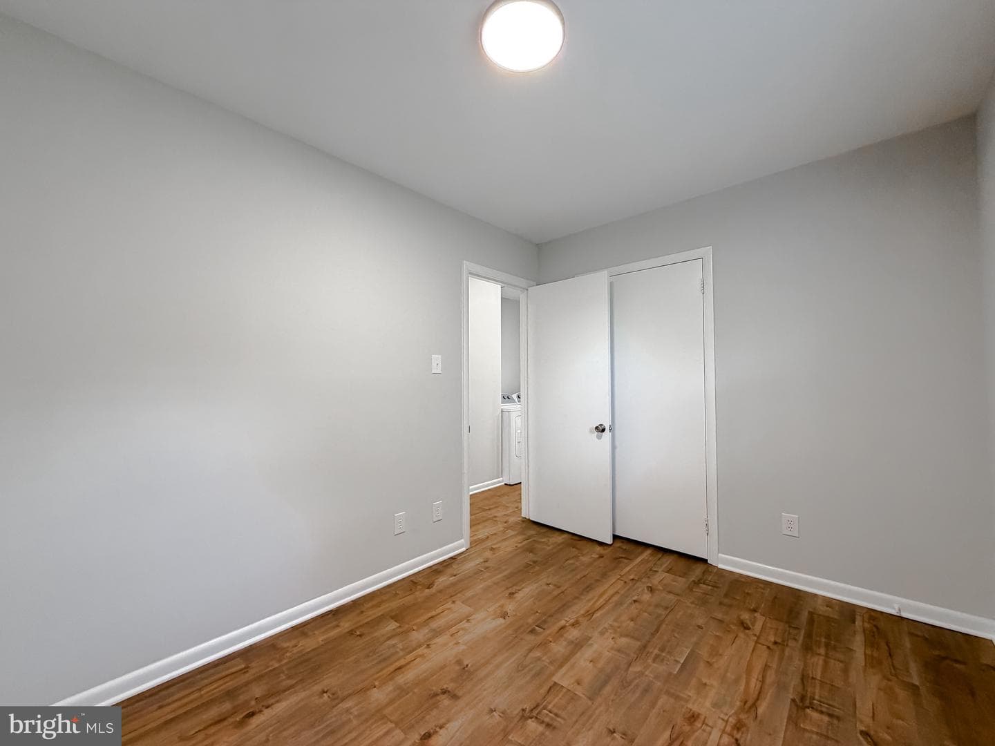 1565 Chester Avenue photo 20