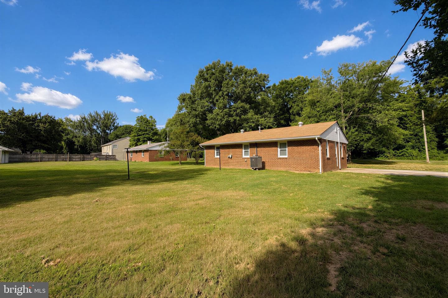 1565 Chester Avenue photo 28