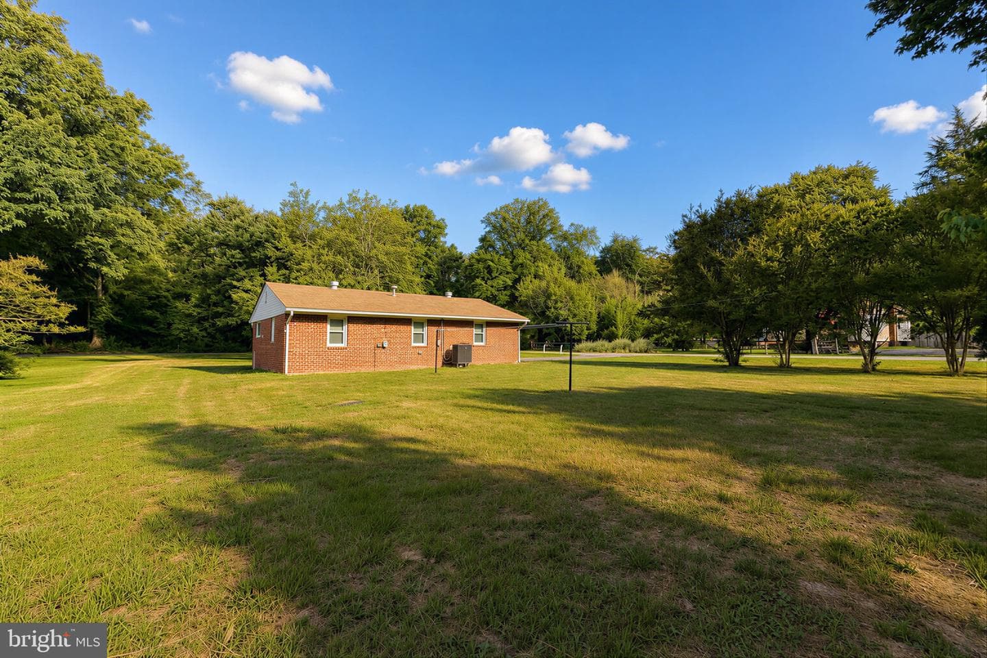 1565 Chester Avenue photo 33