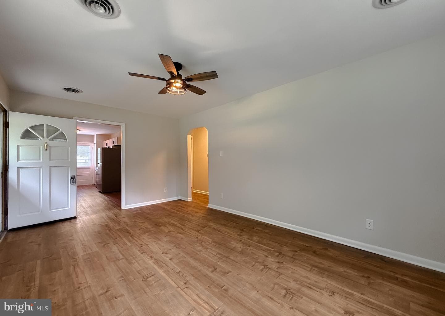 1565 Chester Avenue photo 6