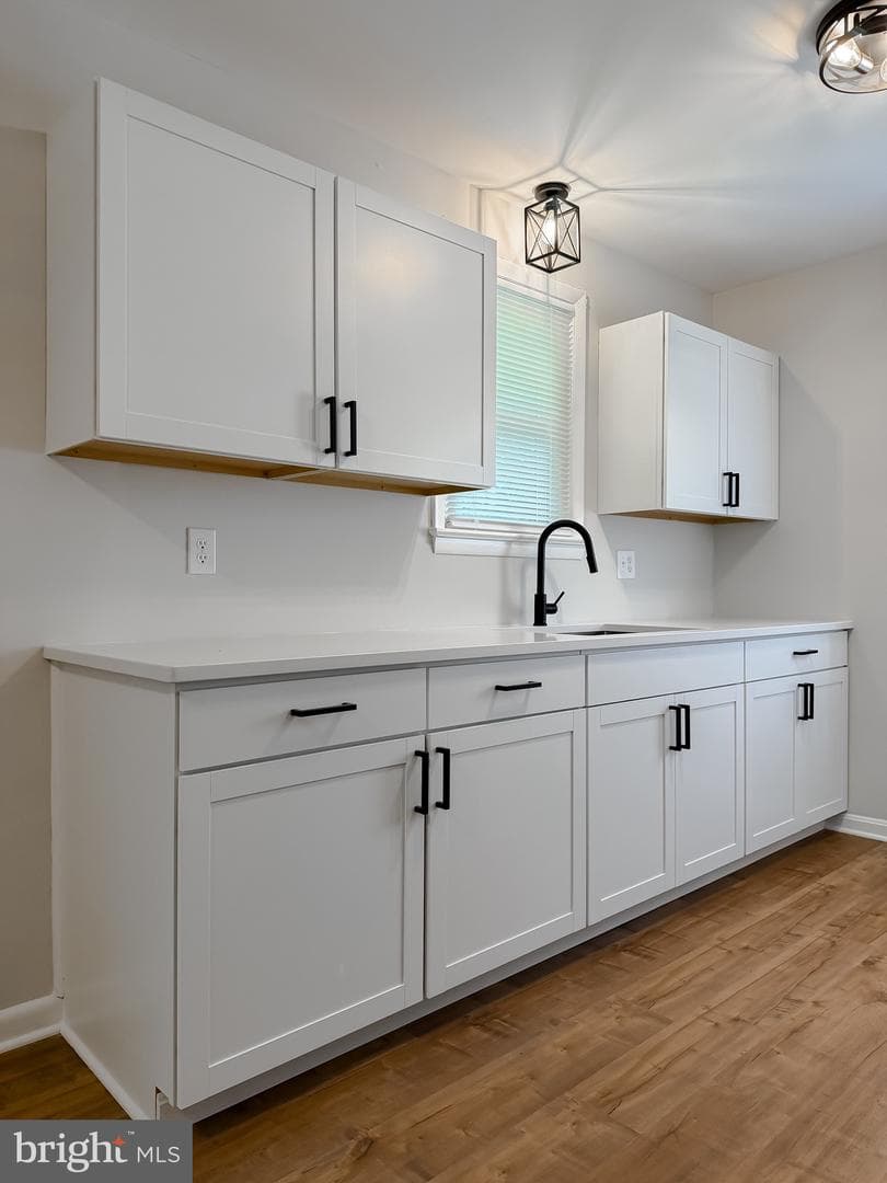 1565 Chester Avenue photo 8