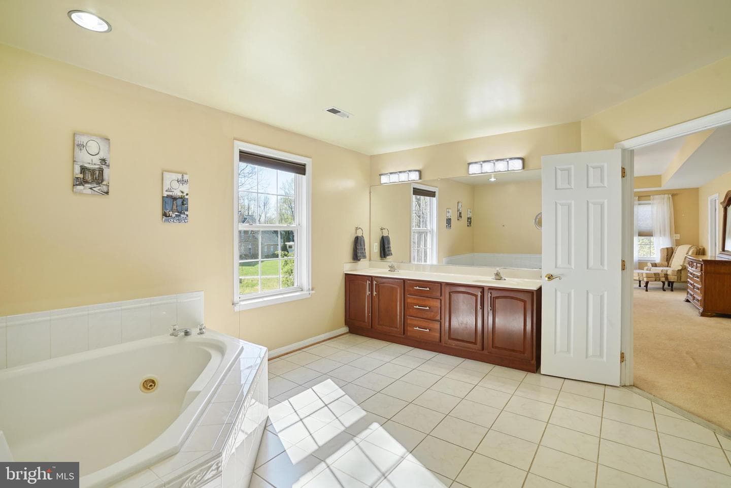 4900 Webfoot Court photo 27