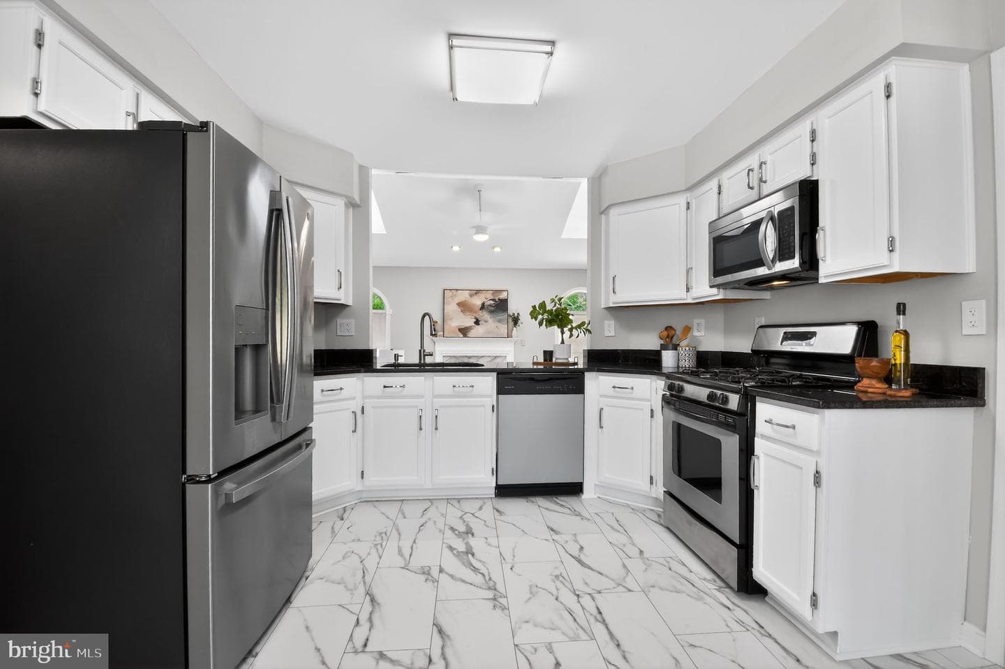 2604 Meadowsweet Drive photo 8