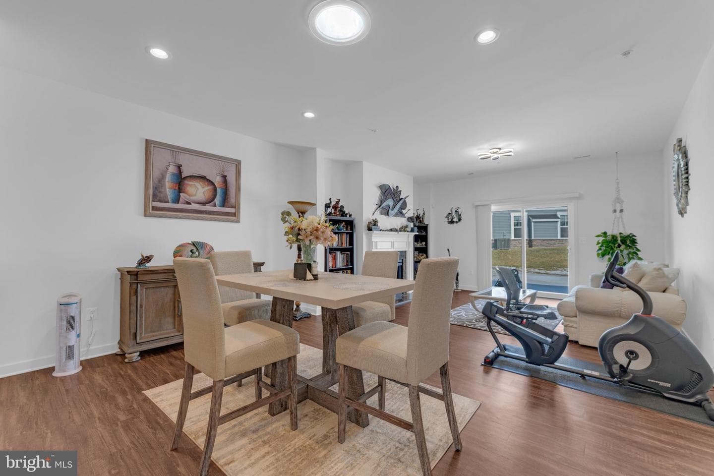 56 Camden Circle photo 3