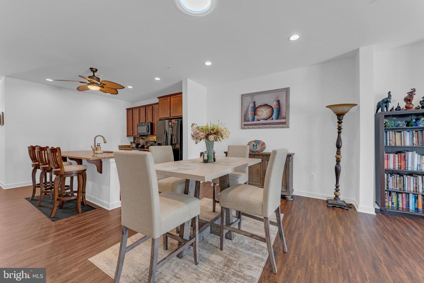 56 Camden Circle photo 4