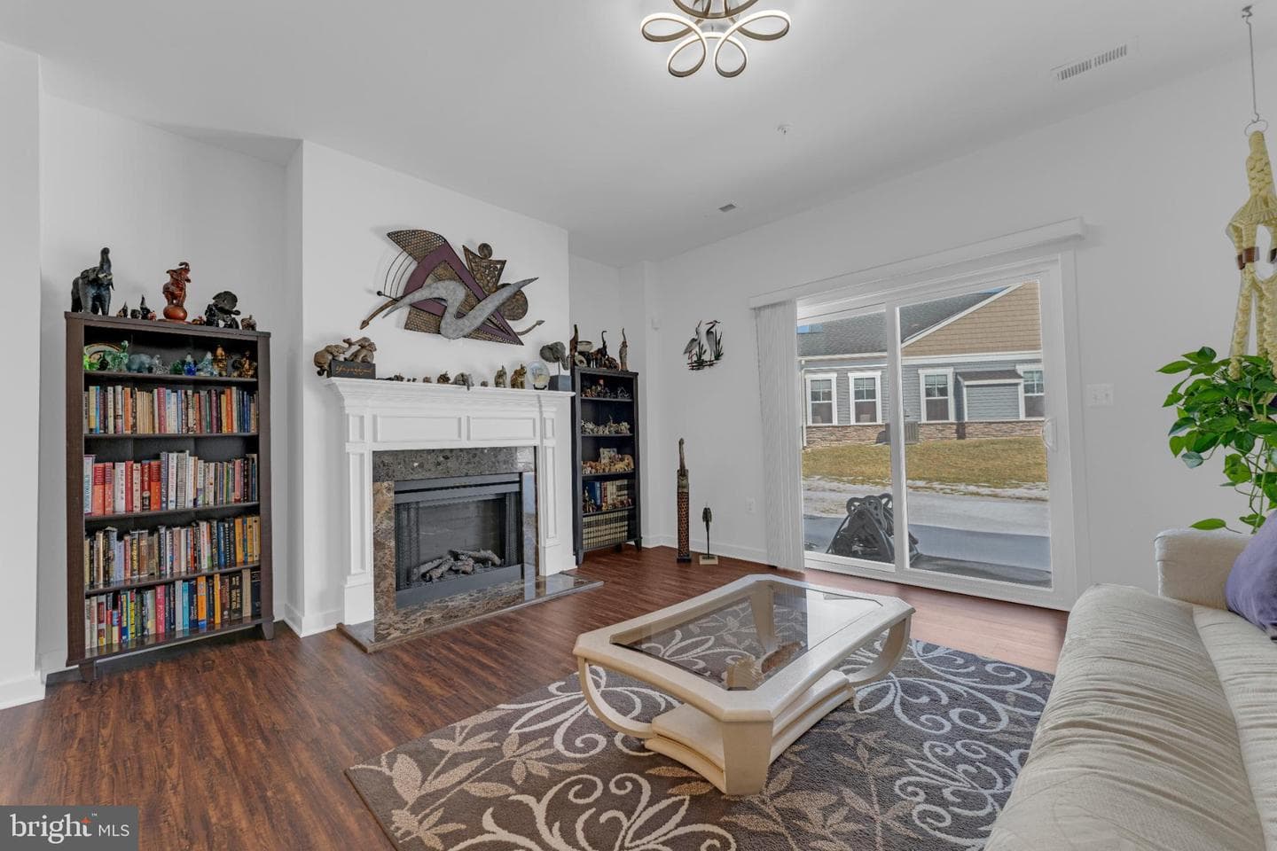56 Camden Circle photo 8