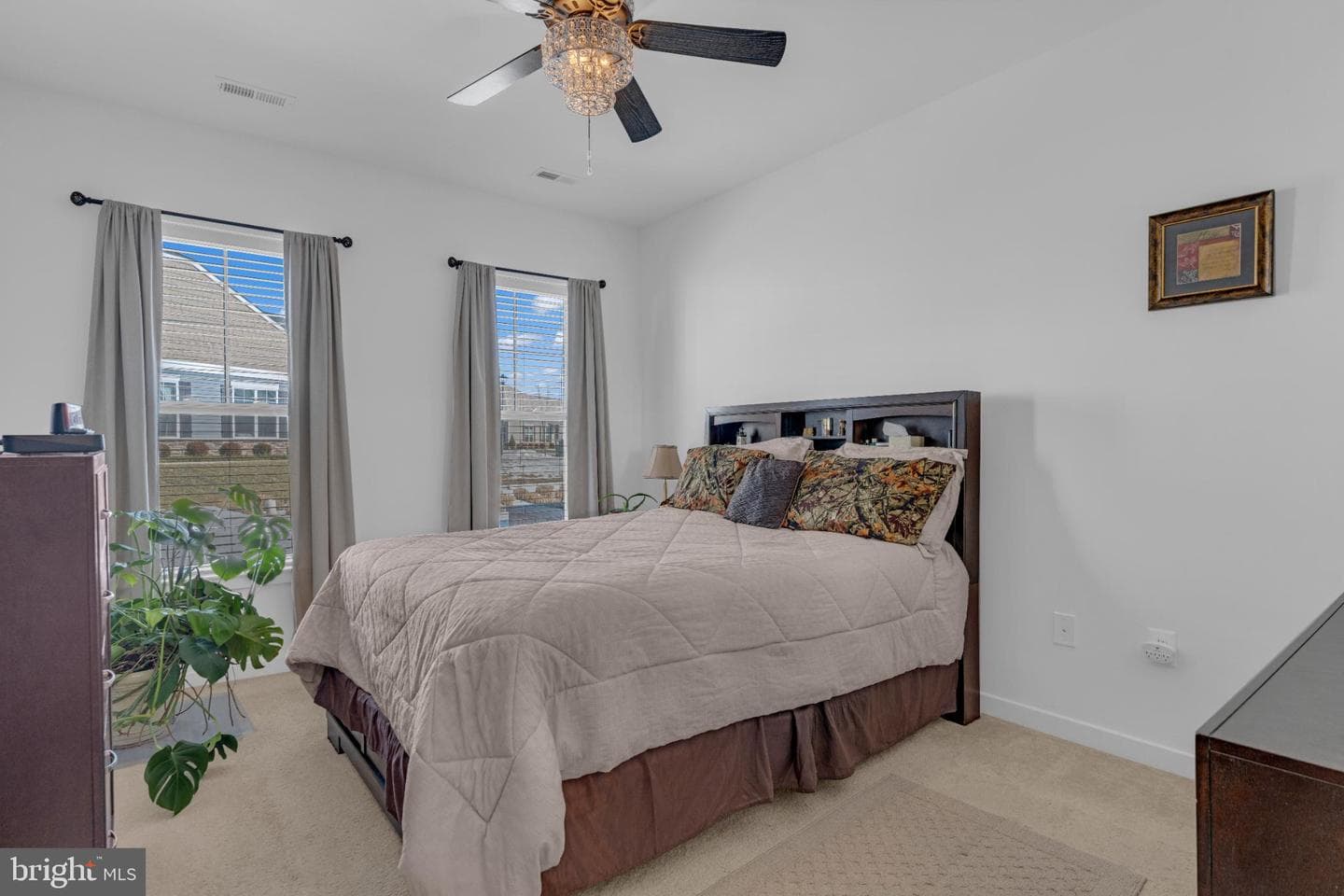 56 Camden Circle photo 9