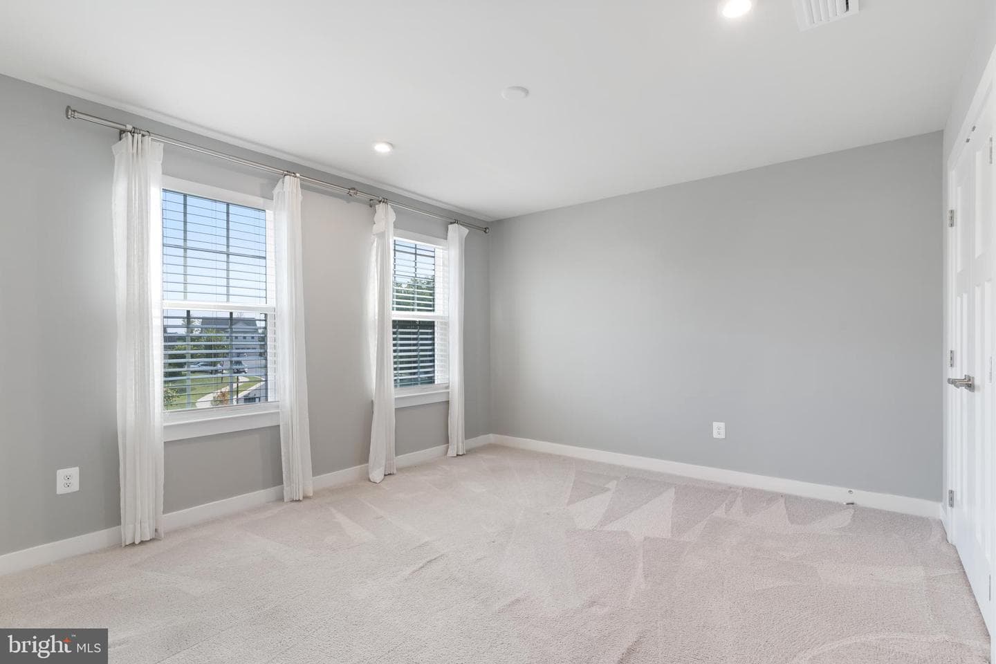 10602 Starfire Ln photo 34