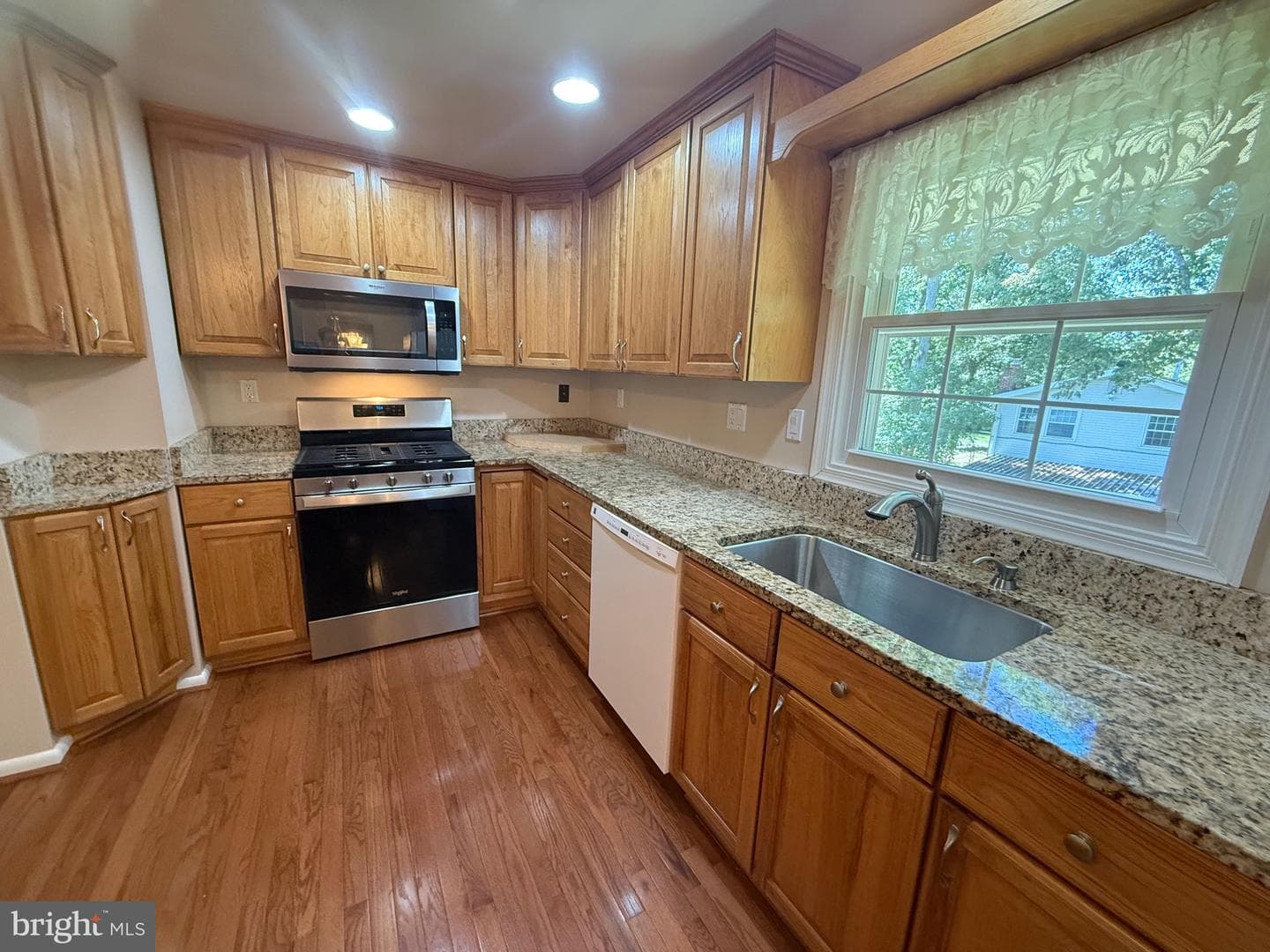 4007 Brewster Lane photo 4