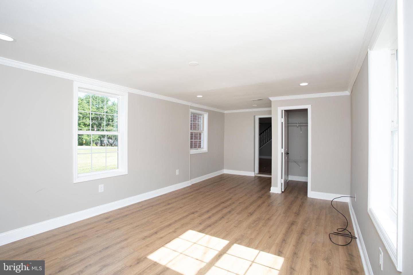 906 Washington Avenue photo 24