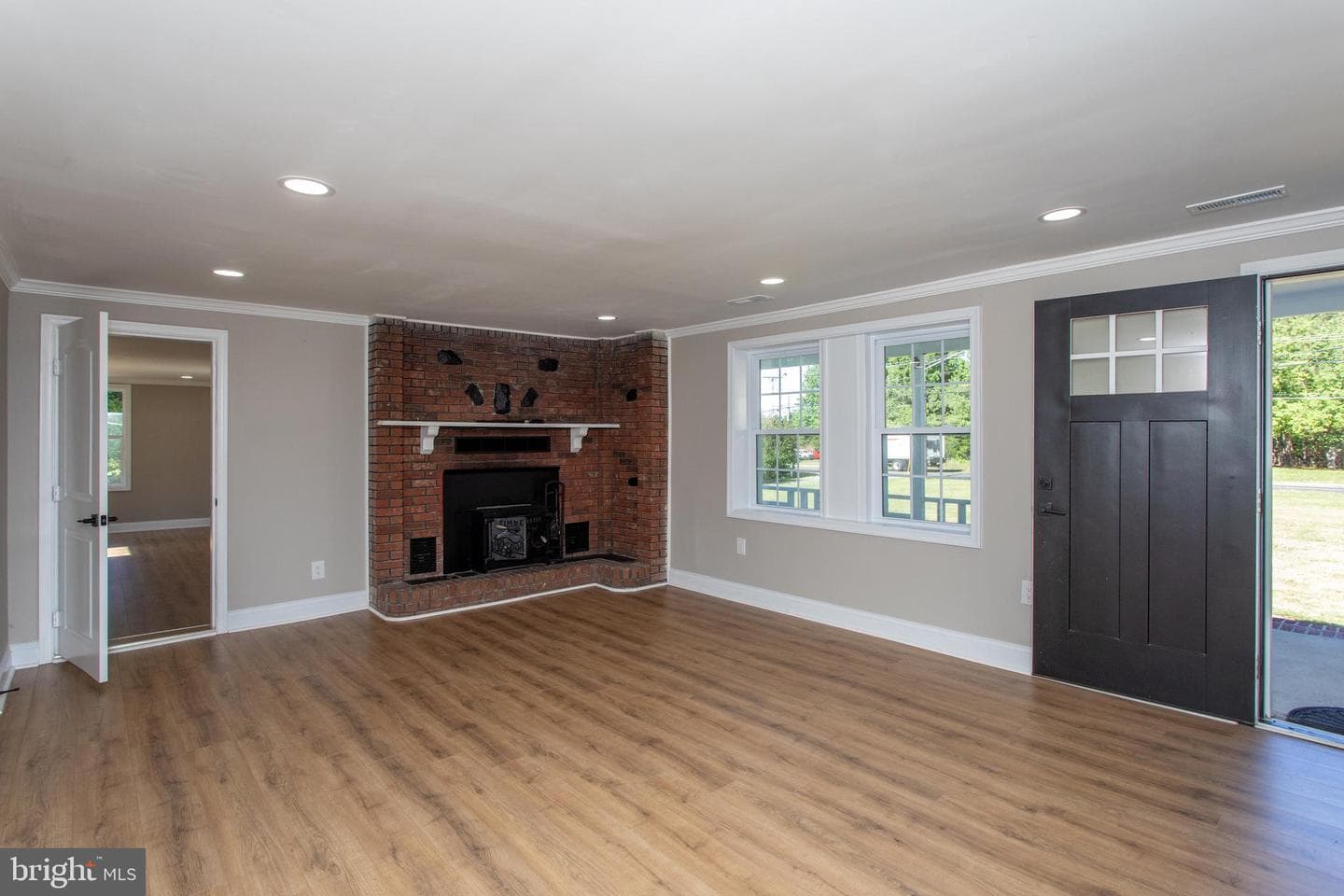 906 Washington Avenue photo 8