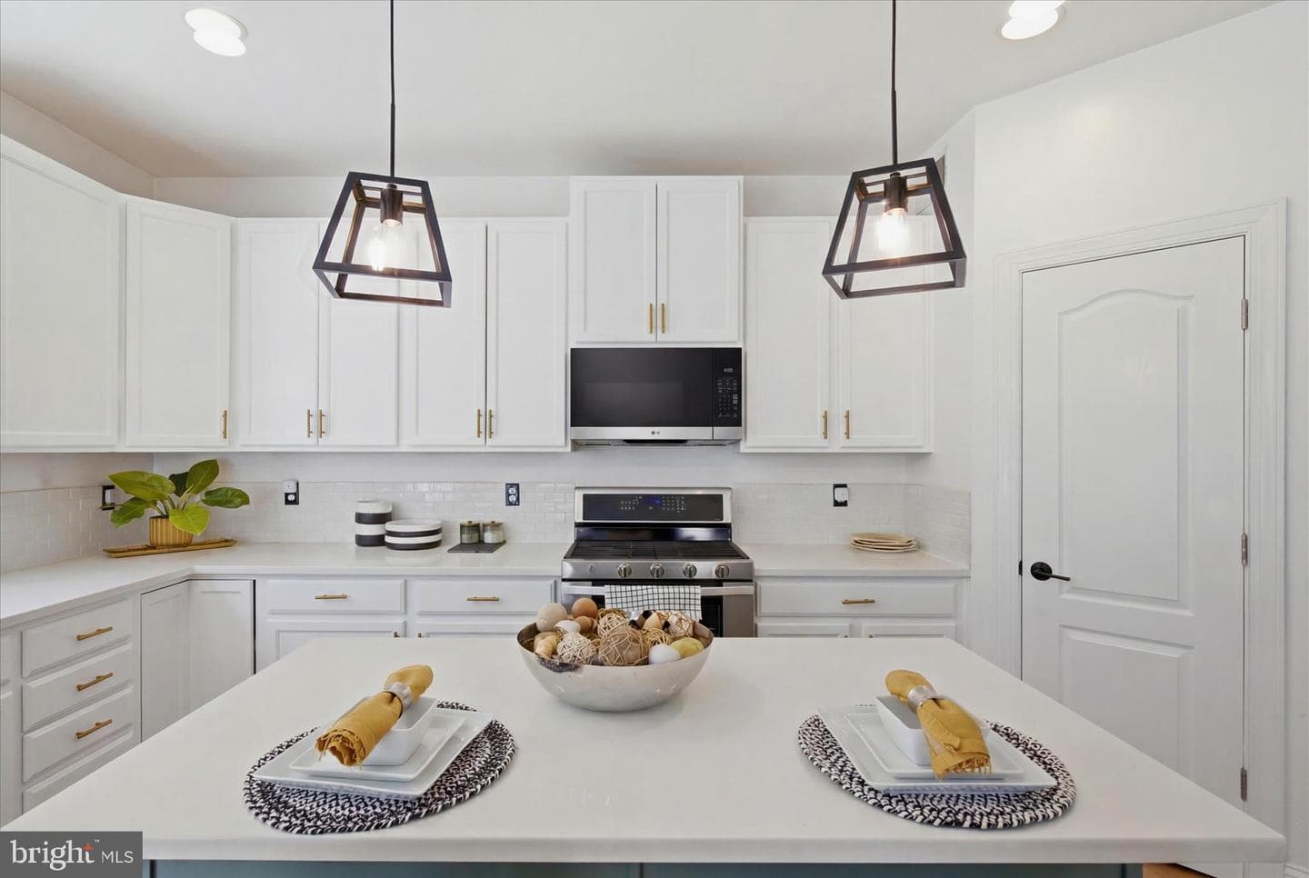 6735 Mccormick Drive photo 13
