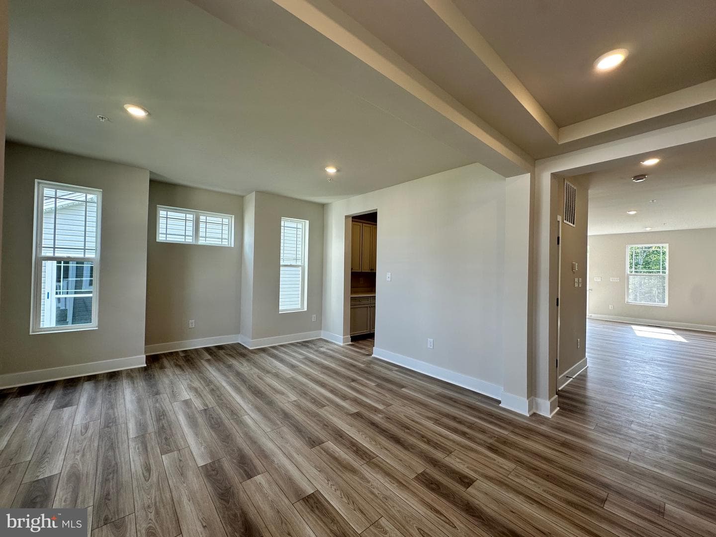 5340 Newport Circle photo 3