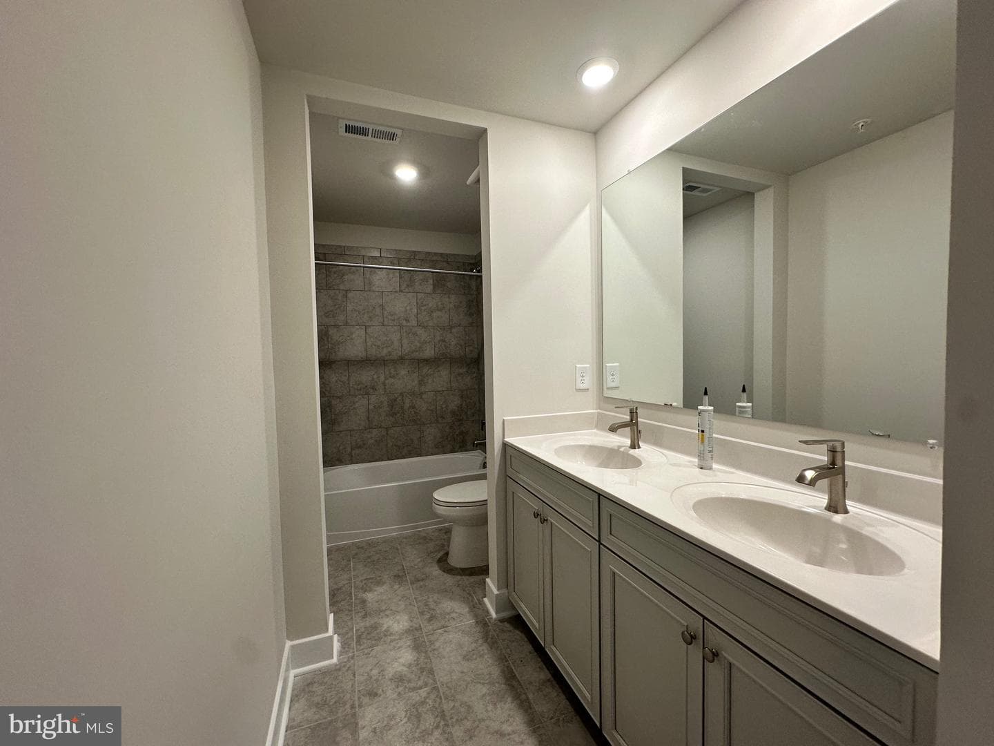 5340 Newport Circle photo 37