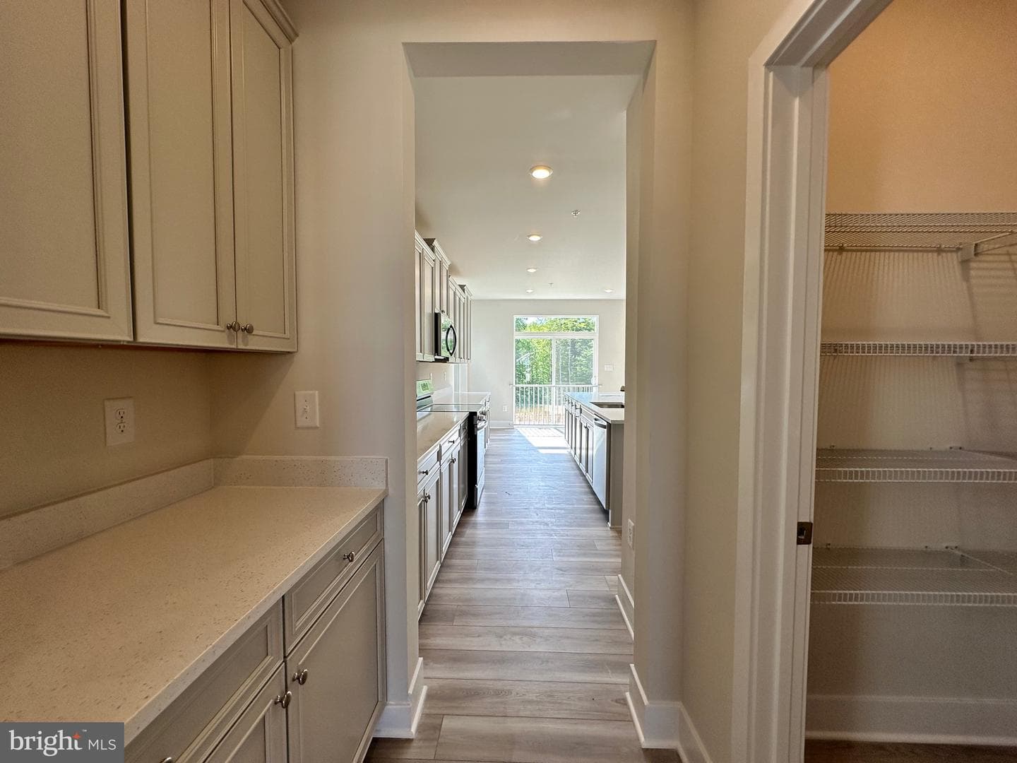 5340 Newport Circle photo 5