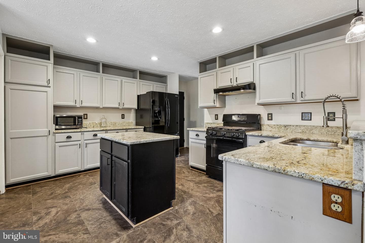 3435 Elsa Avenue photo 9