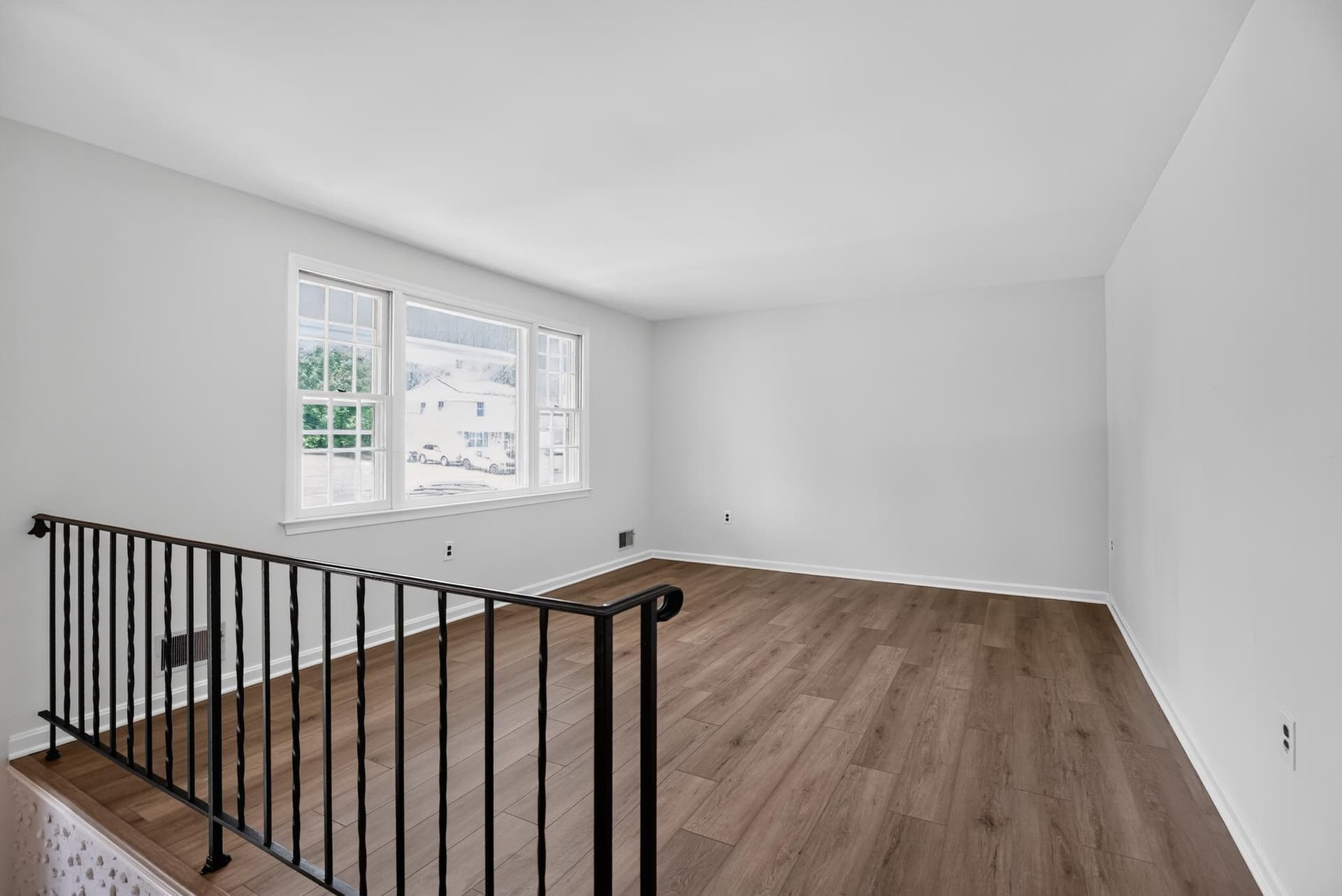 2260 Bridle Path Drive photo 5