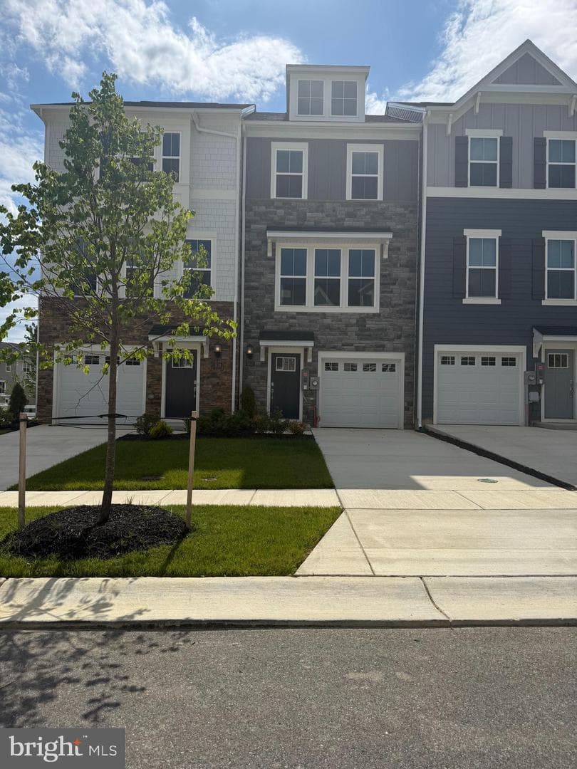 5537 Marksburg Pl, White Plains