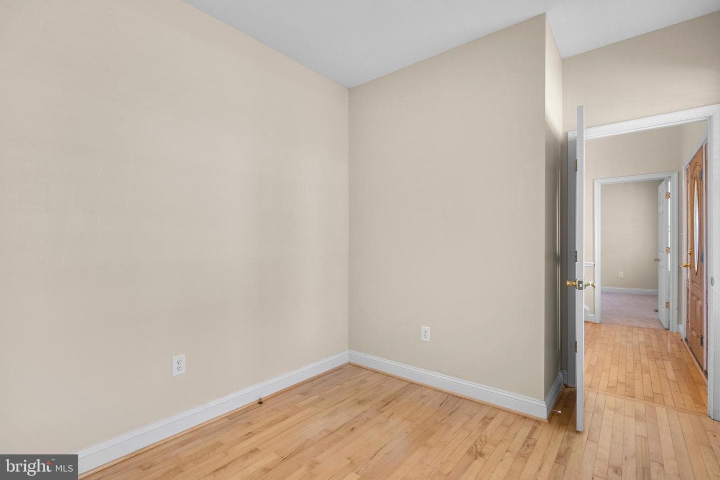 7425 Sandy Bottom Court photo 11